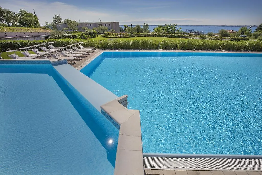 Marina Loft Villa Moniga del Garda 0*,